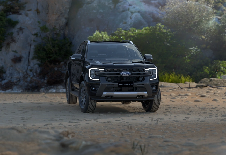 vn-wildtrak-absolute-black-03